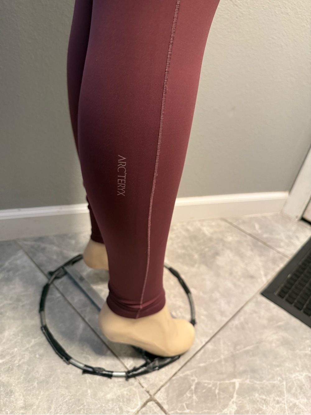 arcteryx High-Waist Women’s Leggings - Mauve - Picture 7 of 8